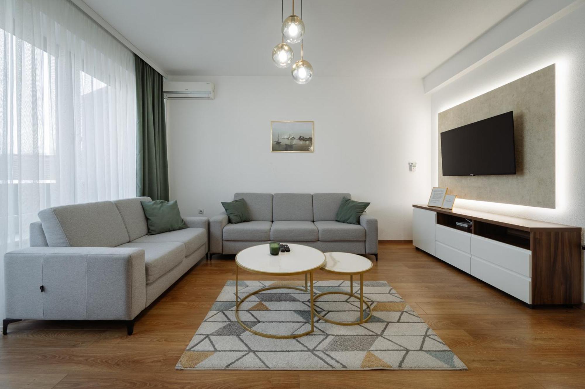 Apartman Square Trg プリイェドル エクステリア 写真