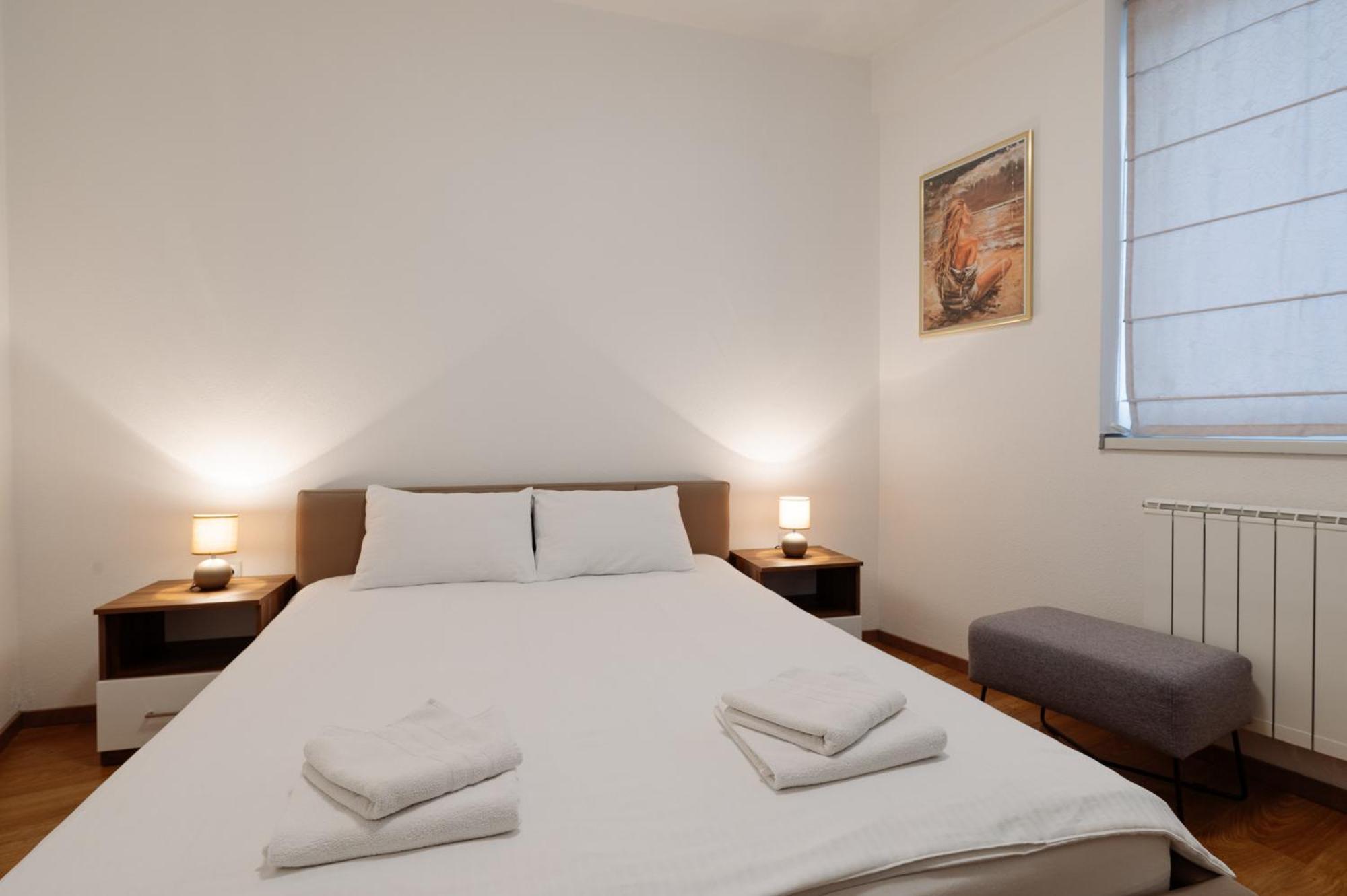 Apartman Square Trg プリイェドル エクステリア 写真