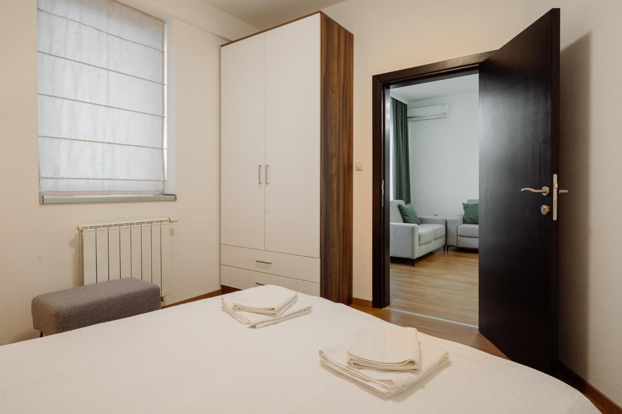 Apartman Square Trg プリイェドル エクステリア 写真